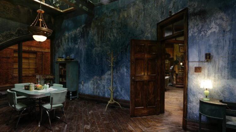 The Shape of Water - Set Design and Decor Tells Its Own Story