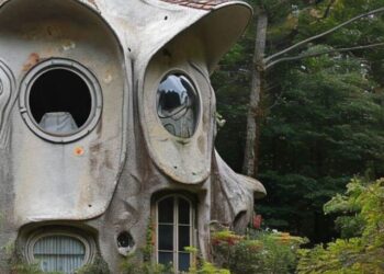 Fantasy & Futuristic - The Earth-Conscious Homes Of The Future