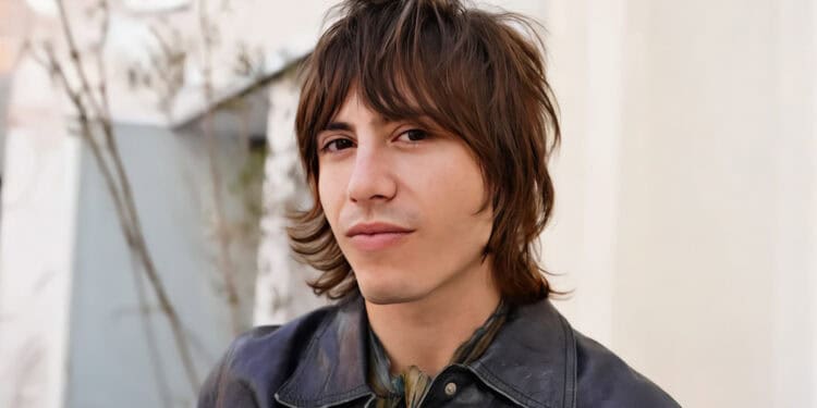 25 Ways To Style A Trendy Wolf Cut For Men