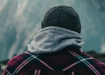 How to Wear a Flannel Over a Hoodie in 2024