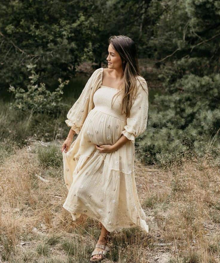 The Best Flowy Maternity Dresses for Every Occasion