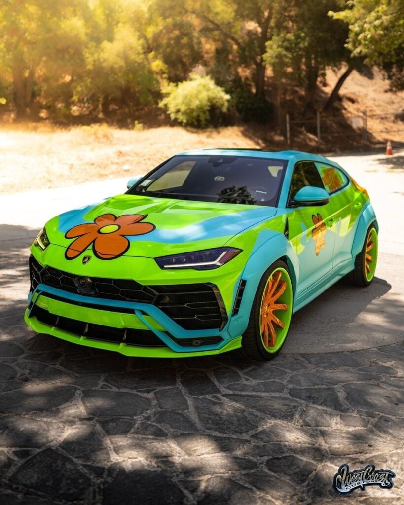 Mystery Machine-Inspired Lamborghini Urus