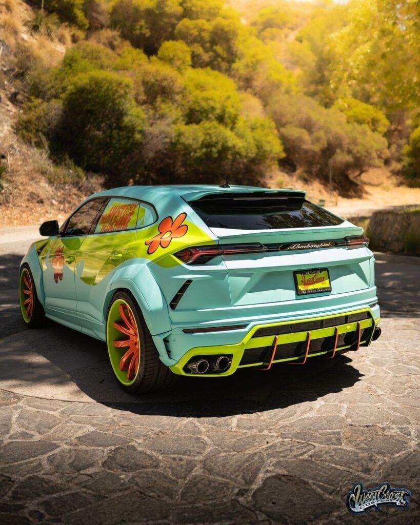 Mystery Machine-Inspired Lamborghini Urus