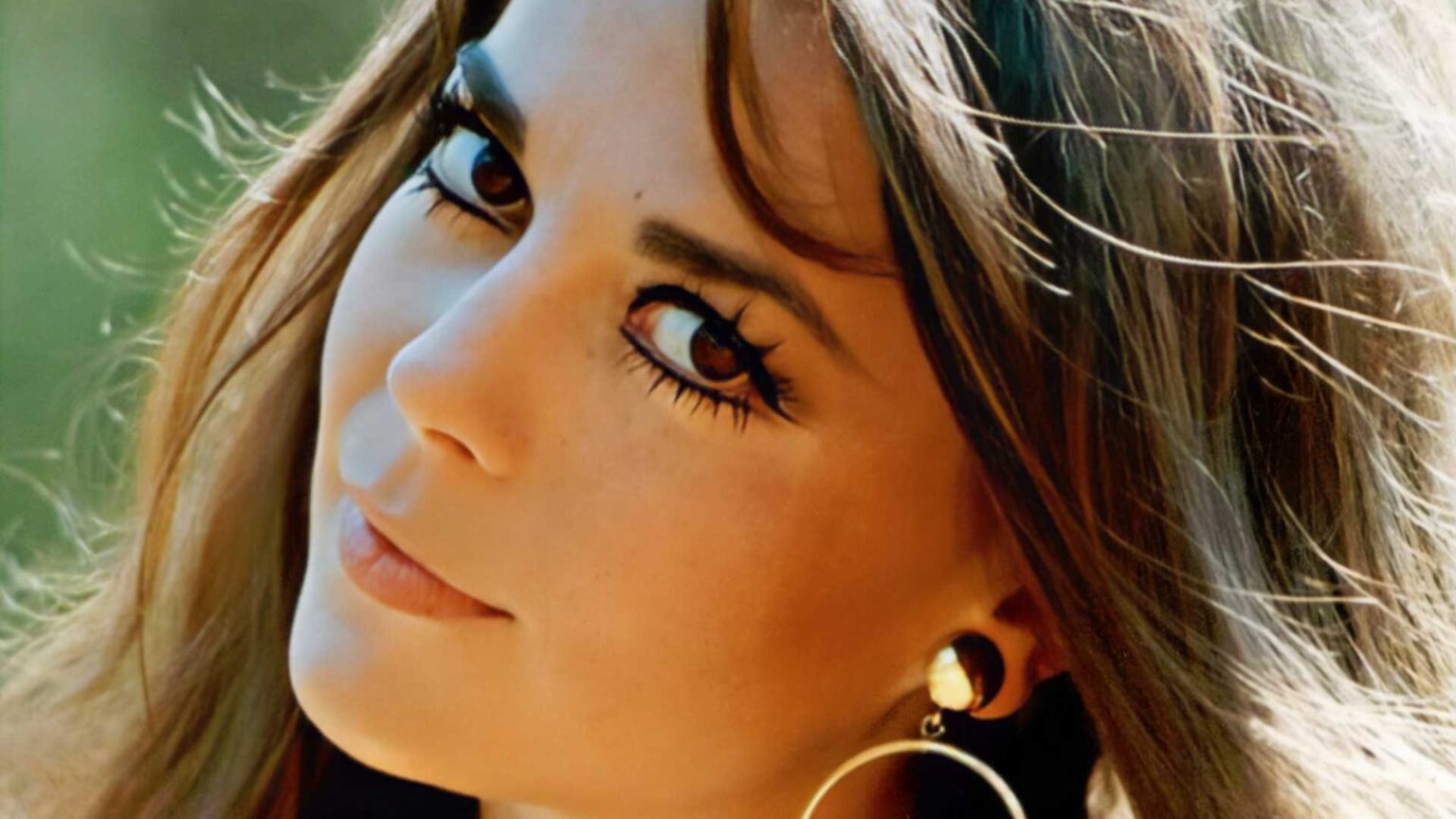20 Heartbreaking Celebrity Losses That Still Leave Fans Wondering What