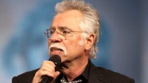 20 Famous Celebrities Who Died After Battling ALS - Lifestyle Fortress