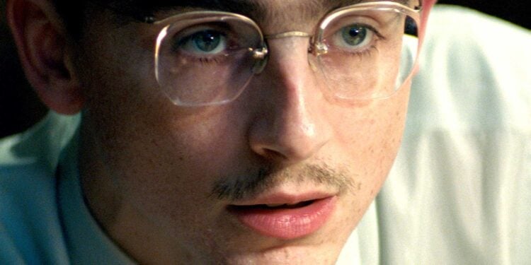 Timothée Chalamet marty surpreme