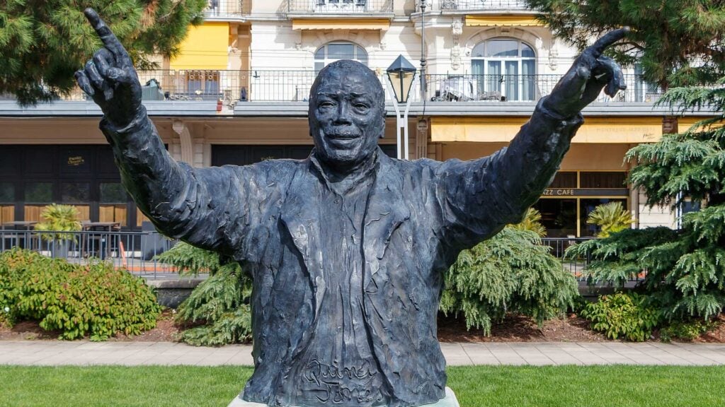 Quincy Jones Statue
