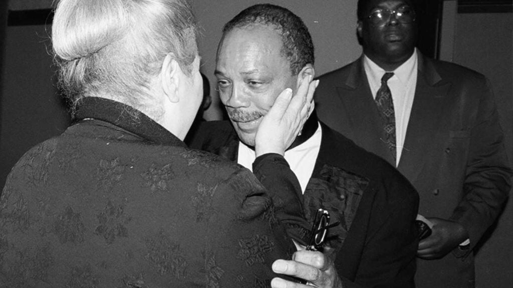 Quincy Jones meetting a fan